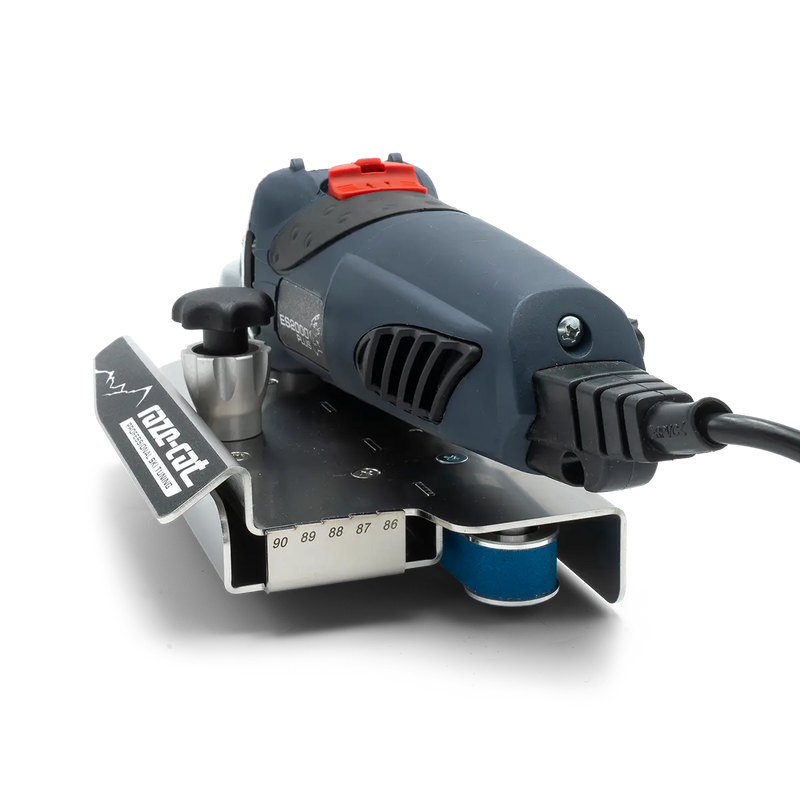 Laden Sie das Bild in Galerie -Viewer, Elektrische Schleifmaschine in Blau und Schwarz mit rotem Schalter, Modell 'ES2000 PLUS' von raze-cat.