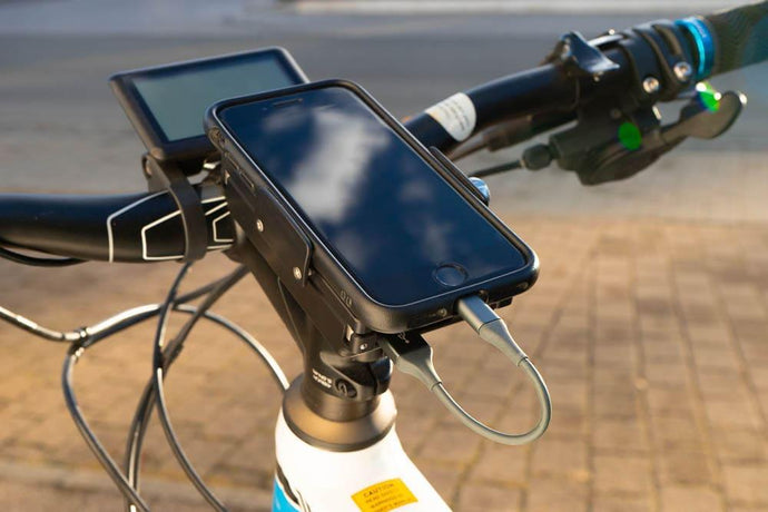 Porta cellulare da bici con power bank integrato | POWER MOUNT di raze-cat