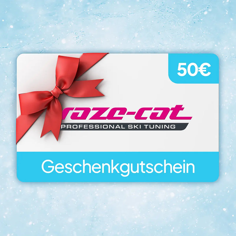 Laden Sie das Bild in Galerie -Viewer, Geschenkgutschein von raze-cat mit roter Schleife und Wertangabe 50 Euro auf blau-weißem Hintergrund.
