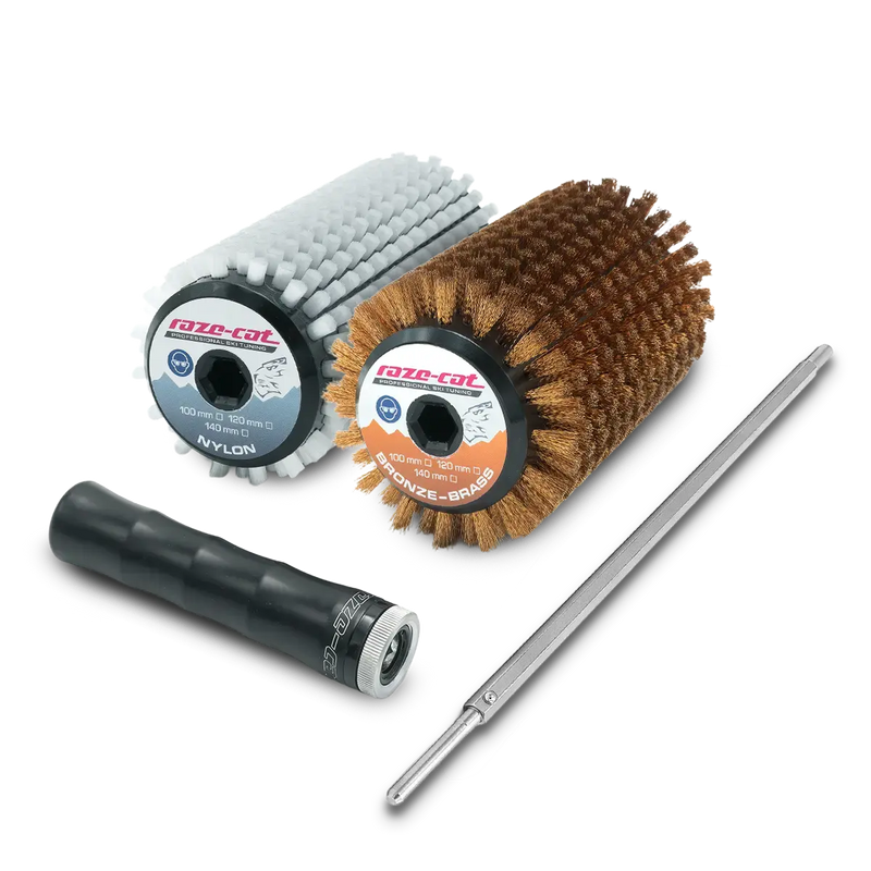 Laad de afbeelding in galerijweergave, Zwei Rotorbürsten mit einer 6-Kant Achse mit Griff von der Marke raze-cat
