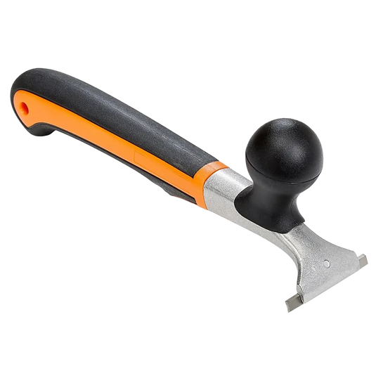 Skibelagschaber mit schwarzem Griff und orangefarbenem Akzent sowie rundem schwarzem Knauf.
