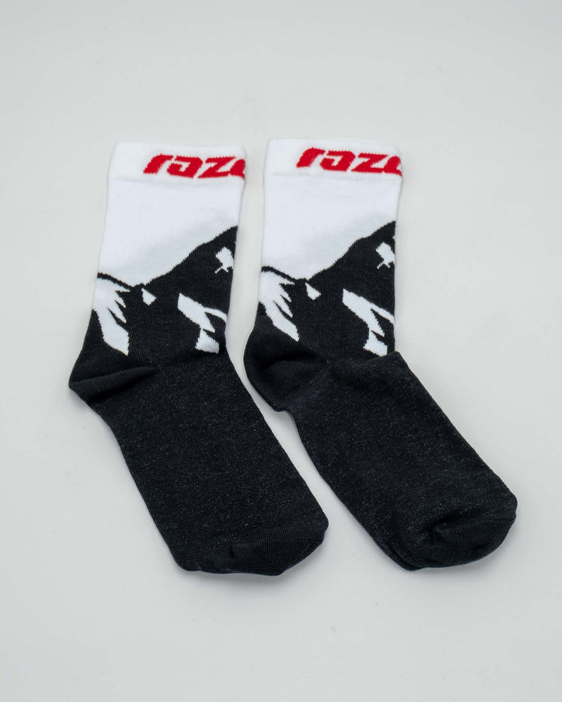 Lade das Bild in Galerie-Viewer, raze-cat Socken mit Bergen
